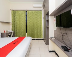 Khách sạn Reddoorz Plus @ Grace Residence Surabaya (Surabaya, Indonesia)