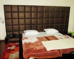 Hotel Sharda (Bilaspur, India)