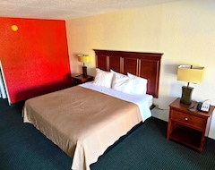Hotel Garden Inn and Suites near Callaway Gardens Pine Mountain (Pine Mountain, USA)