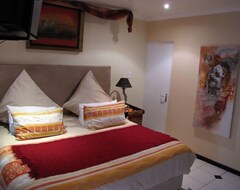Otel Sea More - Express Tours And Guesthouse (Bloubergstrand, Güney Afrika)