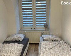 Tüm Ev/Apart Daire Apartament 3 Pokojowy Z Parkingiem (Ząbkowice Śląskie, Polonya)