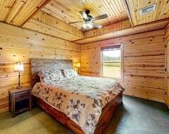 Hele huset/lejligheden Well-appointed Cabins With 2 Kitchenettes, Grills, Patio, Electric Fireplaces (Bentonville, USA)