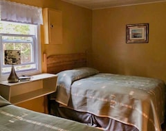 Toàn bộ căn nhà/căn hộ Cuddle Doon -1 Bedroom Cottage Forest & Lake Pei Cottages (Murray Harbour, Canada)