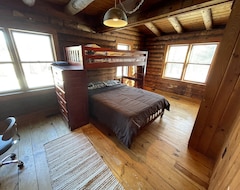Koko talo/asunto ★ Cozy Log Cabin - Perfectly Located! ★ (Tilton, Amerikan Yhdysvallat)