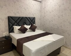 Khách sạn Hotel Classio Inn - Near Kokilaben Hospital, Andheri West Mumbai (Mumbai, Ấn Độ)