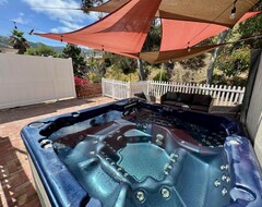 Koko talo/asunto Catalina Three Bedroom Relaxation Home On The Hill With Hot Tub, Fire Table, Bbq And Golf Cart (Avalon, Amerikan Yhdysvallat)