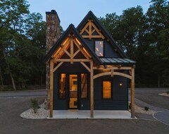 Toàn bộ căn nhà/căn hộ Monarch Rock Timber Frame Cabin At Dragonfly Lakes (Knoxville, Hoa Kỳ)