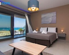 Khách sạn Charisma Luxury Suite & Rooms (Karavostasi, Hy Lạp)