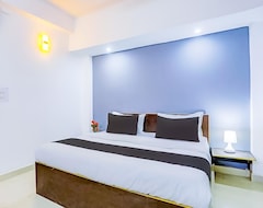 Roomshala 154 Hotel Atharv (Noida, Indien)