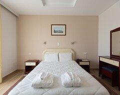 Hotel Flisvos Rooms (Livanates, Greece)