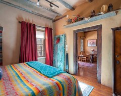 Koko talo/asunto Stay Downtown In A Beautiful Casita Best Location! (Santa Fe, Amerikan Yhdysvallat)