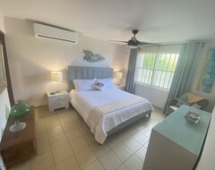 Hele huset/lejligheden Beachfront Paradise With Breathtaking Ocean Views!private Access To Beach. Wifi (Manati, Puerto Rico)