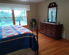 Entire House / Apartment Enjoy Sunrises And Wildlife In This Magnificent Newer Home (Forestville, USA)