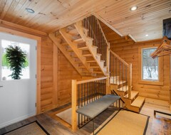 Entire House / Apartment Ca Chalet Hummingbird (La Minerve, Canada)