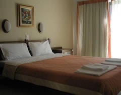 Khách sạn Sunrise Suites (Kalives, Hy Lạp)