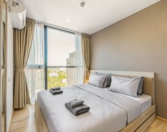 Hotel The Base Height  By Favstay (Phuket-Town, Tailandia)