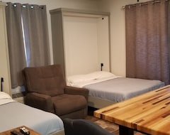Casa/apartamento entero Highwater Inn Sleeps Up To Ten (Algoma, EE. UU.)