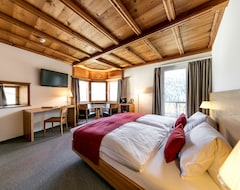 Khách sạn Engadiner Boutique-Hotel GuardaVal (Scuol, Thụy Sỹ)