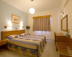 Kefalos Damon Hotel Apartments (Kato Paphos, Cypern)