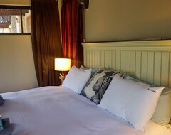 Hotel 413 Ujabule Lodge (Hoedspruit, Sydafrika)