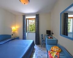 Khách sạn Hotel La Pergola (Stresa, Ý)