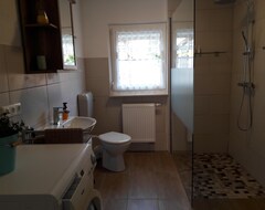 Cijela kuća/apartman Kitzingen, Quiet Location, Up To 6 People, Single Storey, Wheelchair Accessible, Terrace. (Kitzingen, Njemačka)