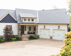 Toàn bộ căn nhà/căn hộ Brand New Home With 180 Degree View Of The Lake! (Seneca, Hoa Kỳ)