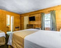 Hotel Emerald Forest Cabins (Trinidad, USA)
