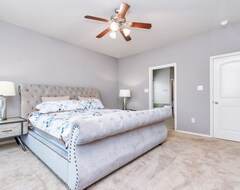 Cijela kuća/apartman Minutes From The Premium Outlets Large 5 Bedrooms (Cypress, Sjedinjene Američke Države)