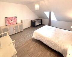 Cijela kuća/apartman Gite Rural 20 Pers, 8 Chambres, 15 Lits, Au Coeur Chateaux De La Loire (Vallières-les-Grandes, Francuska)