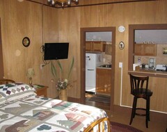 Hotel Shady Pine Cabin/ 2 Bed, 1 Bath (Pueblo, Sjedinjene Američke Države)