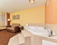 Hotel Quality Suites (Tinton Falls, USA)