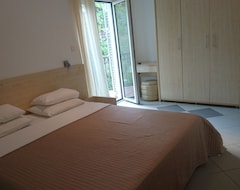 Aparthotel Springs Apartments & Rooms (Miločer, Crna Gora)