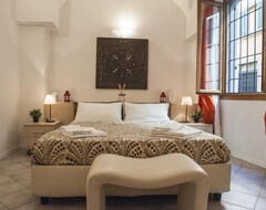 Hotel Cozy, Great Location Near Duomo And Santa Croce (Florence, Italy)