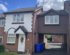 Hotelli Beautiful 3-bed House In Stoke-on-trent (Stoke on Trent, Iso-Britannia)