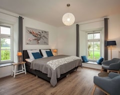 Toàn bộ căn nhà/căn hộ Luxurious, charming accommodation with en-suite bedrooms, sauna and recreation room (Ouddorp, Hà Lan)