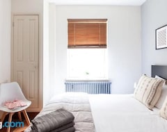 Hele huset/lejligheden Modern And Comfortable Air-conditioned 2br Flat (London, Storbritannien)