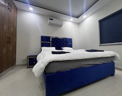 Koko talo/asunto 3 Bedroom Private Apartment Dha Ph8 (Lahore, Pakistan)