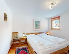 Toàn bộ căn nhà/căn hộ 2-room Apartment On The Ground Floor, With About 60 M2. (Celerina-Schlarigna, Thụy Sỹ)