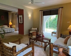Ξενοδοχείο Pinewood Beach Resort & Spa (Μομπάσα, Κένυα)