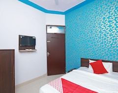 Hotel Oyo 37470 The Mohan Grand (Agra, India)