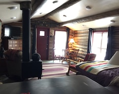 Toàn bộ căn nhà/căn hộ Off The Beaten Path, This Renovated Cabin Showcases The Raw Beauty Of Colorado (Twin Lakes, Hoa Kỳ)