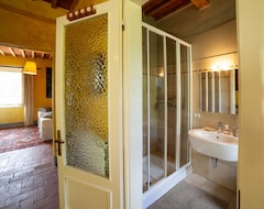 Tüm Ev/Apart Daire Alventura Villa With Private Pool, 1.5km From Barga, 3 En Suite Bedrooms (Barga, İtalya)