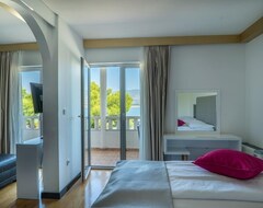 Hotell Hotel Sveti Kriz (Trogir, Kroatien)