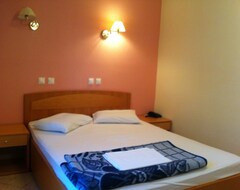 Otel Cybele Guest Accommodation (Kifissia, Yunanistan)