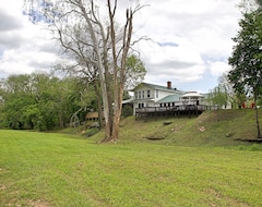 Entire House / Apartment Paddlers' Pass At Mimosa Riverside Ranch (Noel, USA)