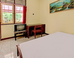 Khách sạn Oyo 92710 Losmen Tjabe Merah (Mataram, Indonesia)