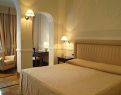 Khách sạn Hotel Flora (Frascati, Ý)