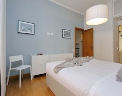 Hotel Close To The Spanish Steps, Comfortable Apartment For 4 (Rome, Italy)