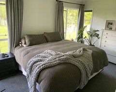 Entire House / Apartment Private Hide Away In Maketu (Maketu, New Zealand)